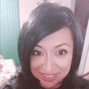 Meet your Posher, Esmeralda